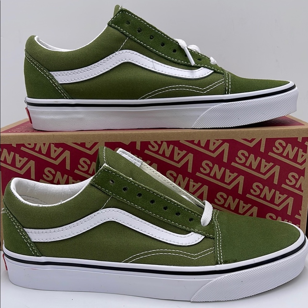 Vans Men’s Old Skool Color Theory Pesto
VN000CT8CIB
Sneakerss - Picture 2 of 16